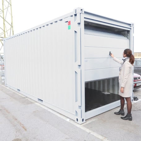 container-de-stockage-20-pieds-avec-porte-garage Container de stockage de 20 Pieds avec Ouverture « Porte Garage Sectionnelle » – Image 1